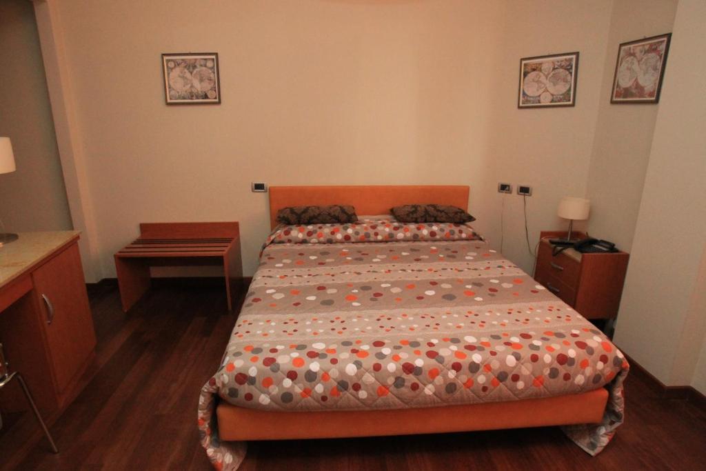 Hotel Santa Caterina à Bergame Chambre photo